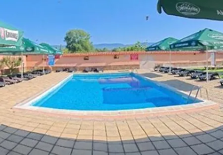 Hotel семеен калина *